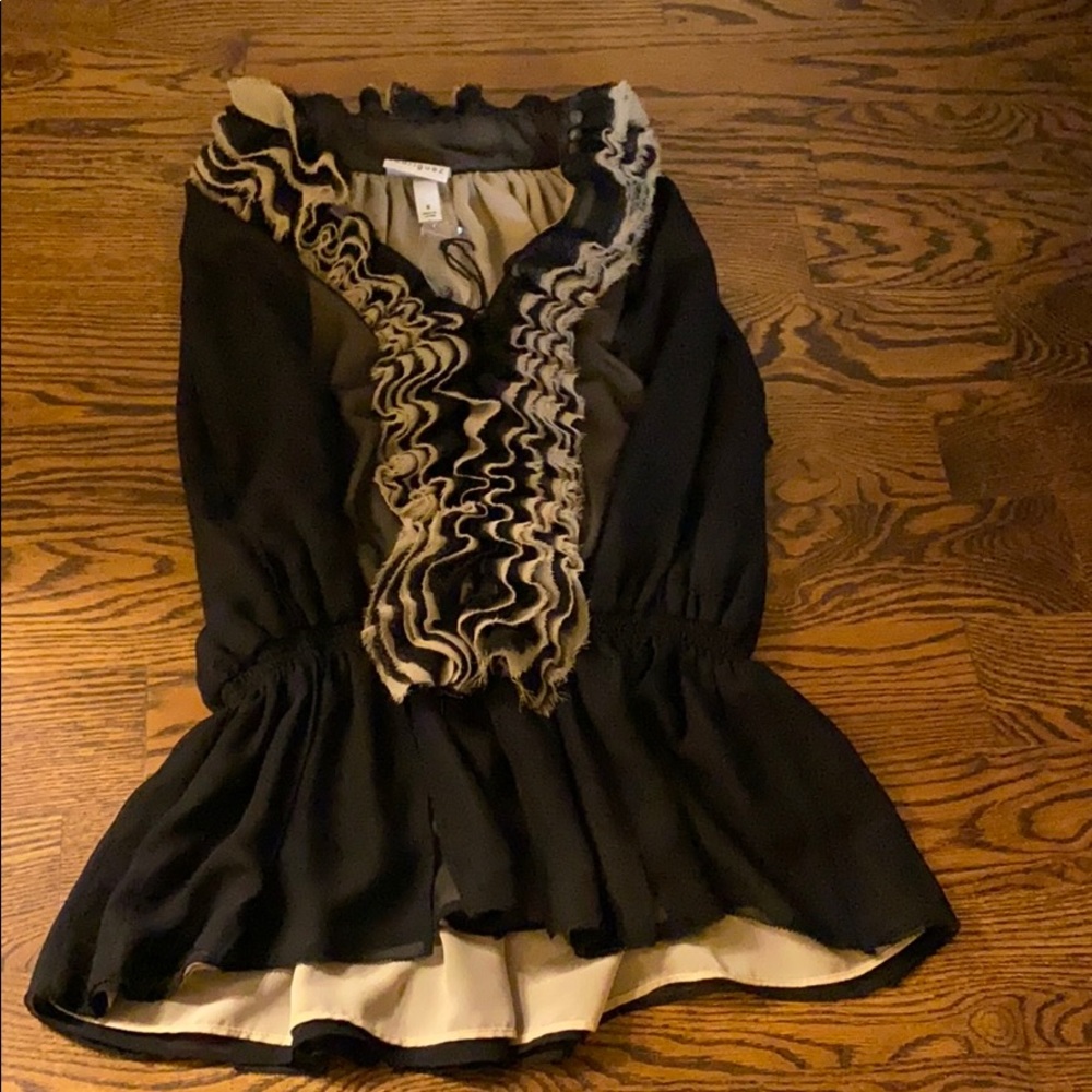 Brand new ruffle top